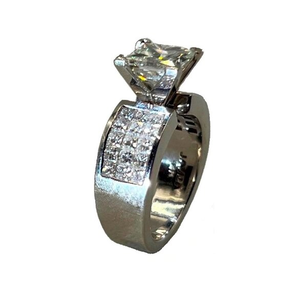 Ladies Diamond Engagement Ring